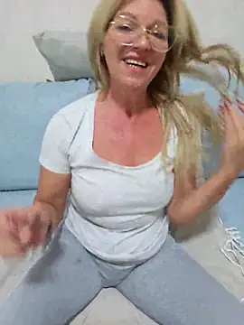 Snapshot of Melody73 chatting on October 2025 06:20:02 AM Melody73 online show from October 2025 06:20:02 AM