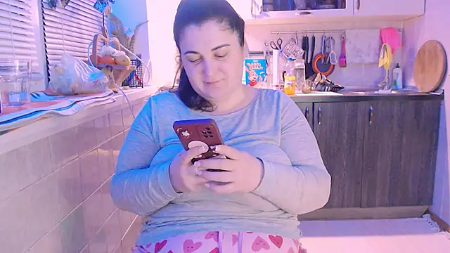 Snapshot of SoftLia chatting on January 2025 10:05:01 PM SoftLia online show from January 2025 10:05:01 PM