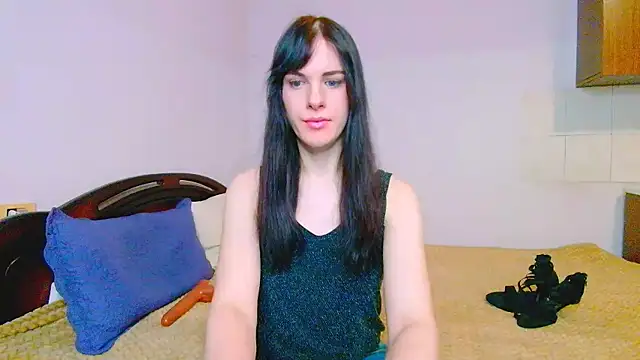 Nicole Redfields online show from September 2025 05:21:01 AM