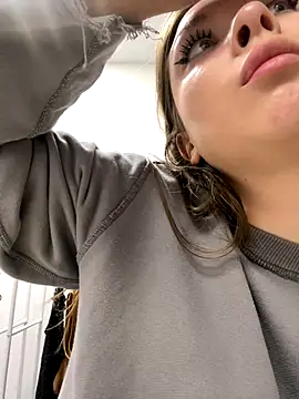 HannaJohnson online show from December 2025 06:42:02 AM