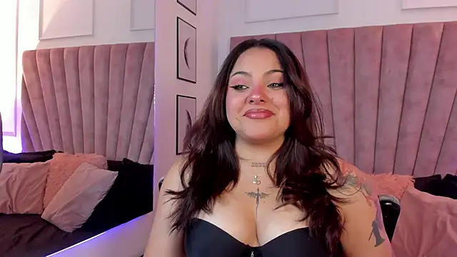 LunaSotto online show from October 2025 07:56:02 PM