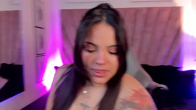 LunaSotto online show from October 2025 07:55:02 PM