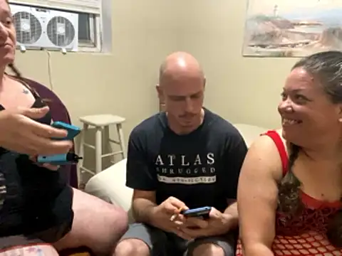 Snapshot of Mac_ThunderCock chatting on June 2026 03:35:01 AM Mac ThunderCock online show from June 2026 03:35:01 AM