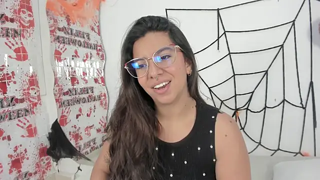 Snapshot of emilyy_cooperr chatting on October 2025 12:06:01 PM emilyy cooperr online show from October 2025 12:06:01 PM