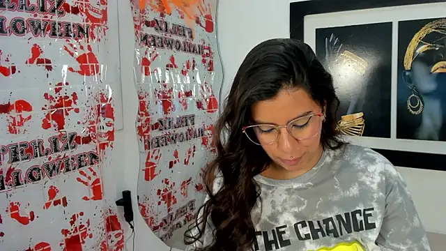 Snapshot of emilyy_cooperr chatting on October 2025 12:04:02 PM emilyy cooperr online show from October 2025 12:04:02 PM