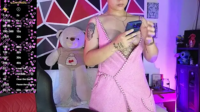 Snapshot of demimoore222 chatting on February 2026 04:17:01 PM demimoore222 online show from February 2026 04:17:01 PM