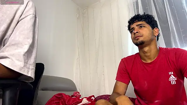 Snapshot of Miguel_bigcock chatting on December 2025 03:51:02 PM Miguel bigcock online show from December 2025 03:51:02 PM