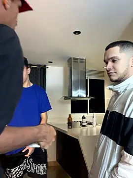 Snapshot of Miguel_bigcock chatting on January 2026 02:35:02 AM Miguel bigcock online show from January 2026 02:35:02 AM