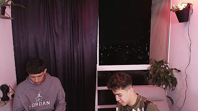 Snapshot of Miguel_bigcock chatting on February 2026 01:15:01 AM Miguel bigcock online show from February 2026 01:15:01 AM