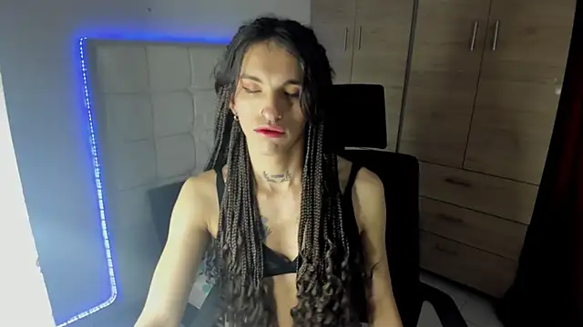 Snapshot of Maite_Wings chatting on March 2025 01:27:02 PM Maite Wings online show from March 2025 01:27:02 PM