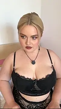 Snapshot of April_Vancee chatting on April 2026 12:06:02 PM April Vancee online show from April 2026 12:06:02 PM