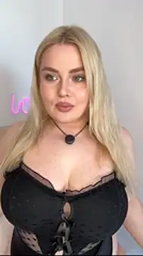 Snapshot of April_Vancee chatting on April 2026 11:03:02 AM April Vancee online show from April 2026 11:03:02 AM
