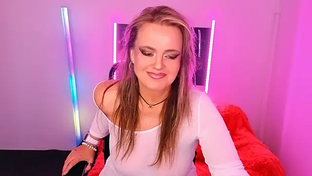 Snapshot of AnielaFox chatting on September 2025 07:31:01 AM AnielaFox online show from September 2025 07:31:01 AM