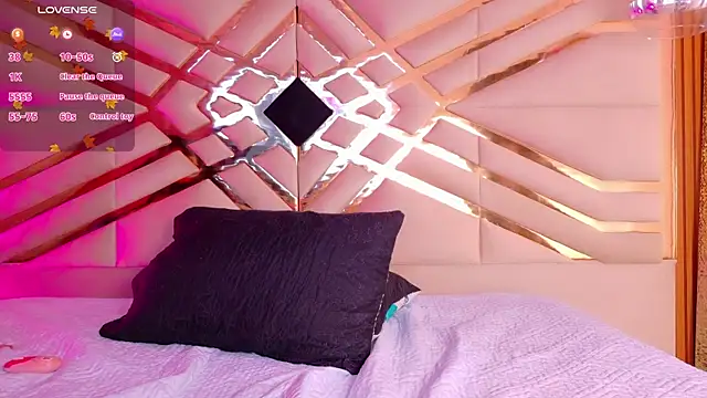 playfulcurvy online show from October 2025 12:26:01 PM