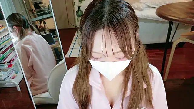 mami-pokoch online show from October 2025 01:08:02 PM