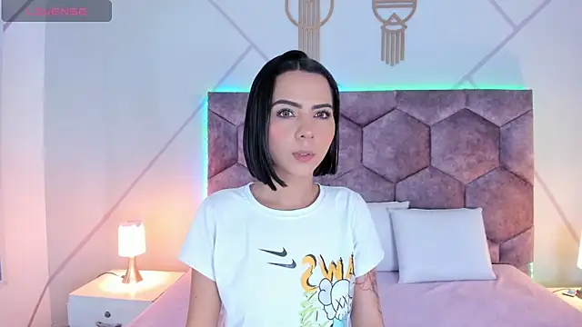 aurora collinss  online show from December 2025 12:20:01 PM