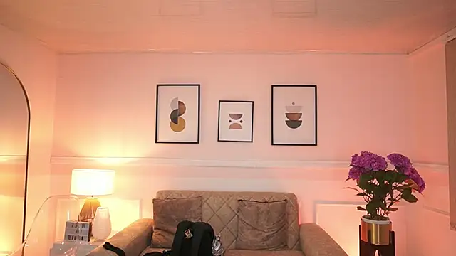 Snapshot of JulesBenett chatting on October 2025 11:31:01 AM JulesBenett online show from October 2025 11:31:01 AM