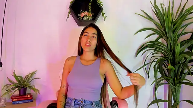 Snapshot of Mia_Montess chatting on March 2025 12:58:02 PM Mia Montess online show from March 2025 12:58:02 PM