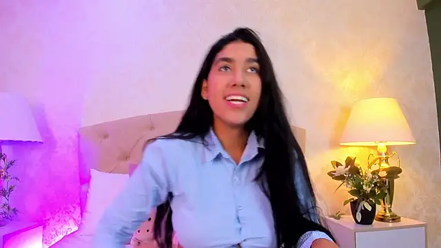 Mia Montess online show from June 2026 03:16:02 PM