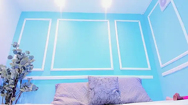 Lucy Canel online show from October 2025 07:15:01 PM