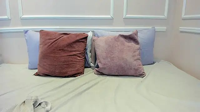 Lucy Canel online show from January 2026 07:26:02 PM