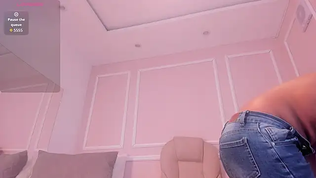 Lucy Canel online show from March 2026 07:20:02 PM