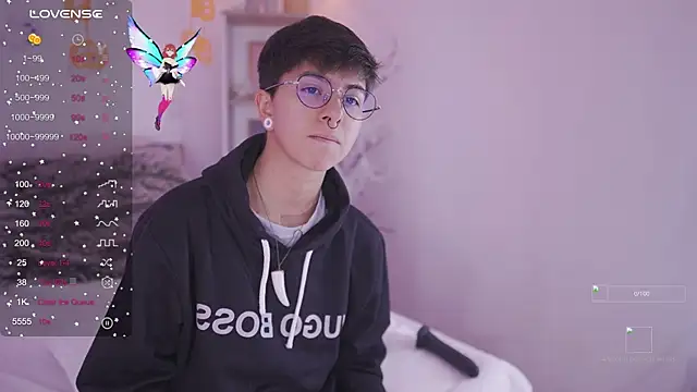 Snapshot of tommy_blue chatting on October 2025 07:58:02 PM tommy blue online show from October 2025 07:58:02 PM