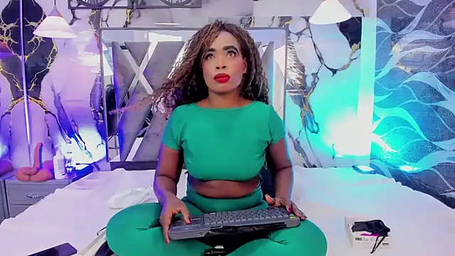 CandyMartinez  online show from May 2026 07:52:02 PM
