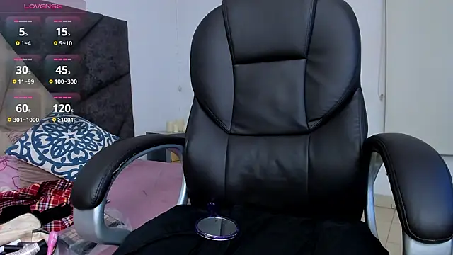 Snapshot of SaskiaGrendel chatting on March 2026 12:05:01 AM SaskiaGrendel online show from March 2026 12:05:01 AM