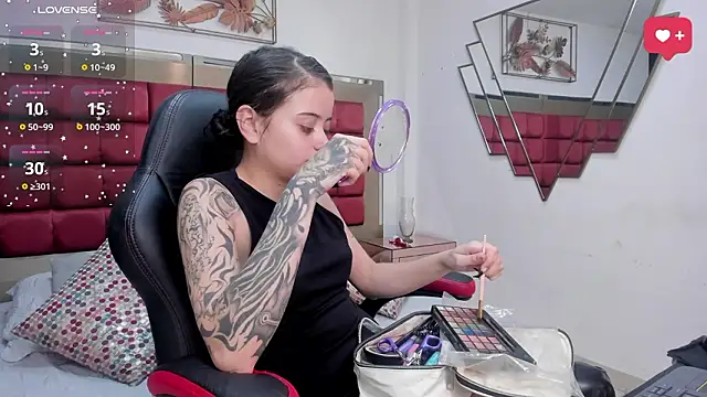 Snapshot of SaskiaGrendel chatting on March 2026 12:03:02 AM SaskiaGrendel online show from March 2026 12:03:02 AM