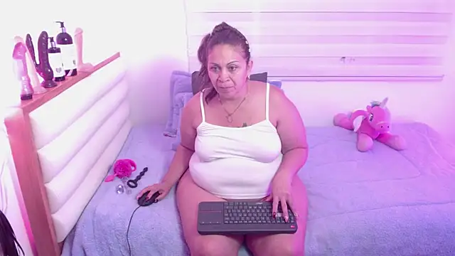Snapshot of scarlettbooty chatting on April 2026 10:09:02 AM scarlettbooty online show from April 2026 10:09:02 AM