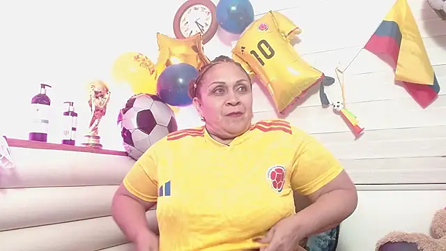 scarlettbooty online show from June 2026 12:20:01 AM