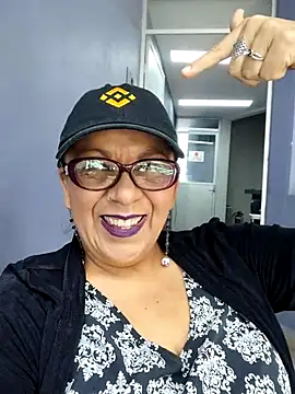 Tonhermosa online show from March 2026 06:40:01 PM