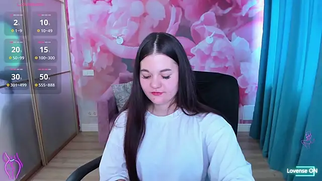 ElinaMils online show from May 2026 07:05:02 AM