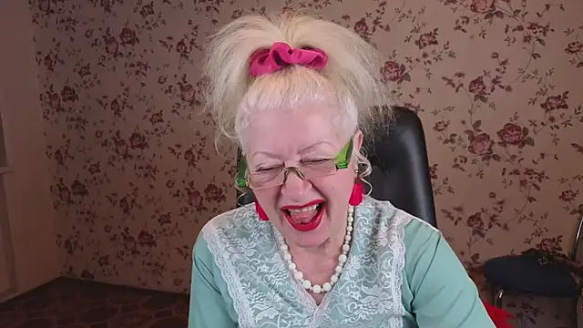 Maya Mayflower online show from December 2025 04:06:01 AM