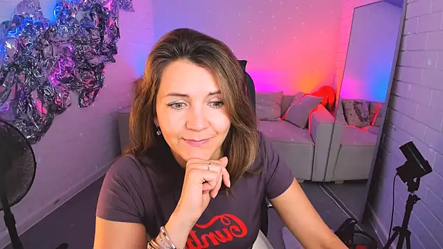 Snapshot of NicoleHitman chatting on September 2025 09:25:02 AM NicoleHitman online show from September 2025 09:25:02 AM