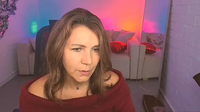 Snapshot of NicoleHitman chatting on October 2025 09:19:02 AM NicoleHitman online show from October 2025 09:19:02 AM