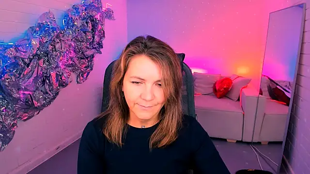 Snapshot of NicoleHitman chatting on October 2025 09:31:01 AM NicoleHitman online show from October 2025 09:31:01 AM