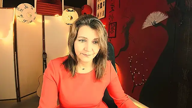 Snapshot of NicoleHitman chatting on October 2025 05:30:01 AM NicoleHitman online show from October 2025 05:30:01 AM