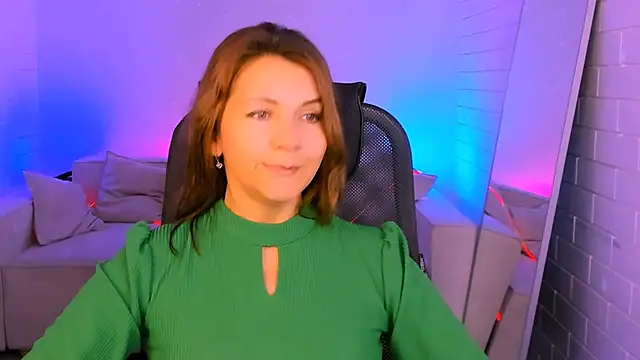 Snapshot of NicoleHitman chatting on November 2025 05:19:01 AM NicoleHitman online show from November 2025 05:19:01 AM