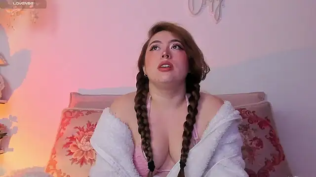 Snapshot of julieta_cooper20 chatting on October 2025 03:37:02 AM julieta cooper20 online show from October 2025 03:37:02 AM