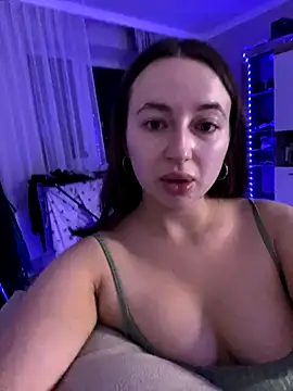 Snapshot of AlisaQSky chatting on October 2025 08:20:01 PM AlisaQSky online show from October 2025 08:20:01 PM