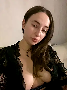 Snapshot of AlisaQSky chatting on November 2025 05:35:02 PM AlisaQSky online show from November 2025 05:35:02 PM