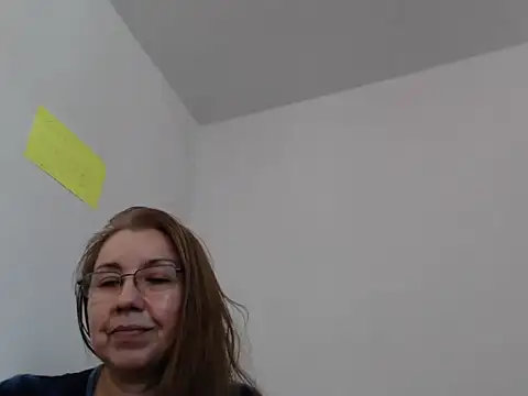 GiaLuvv11 online show from April 2026 04:15:02 PM