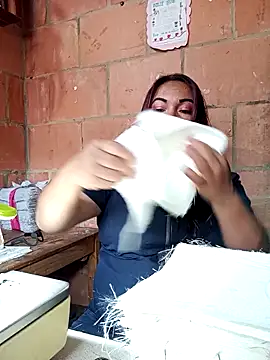 Snapshot of isis_milove chatting on March 2026 02:01:01 PM isis milove online show from March 2026 02:01:01 PM