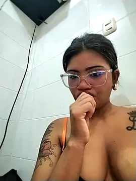 Snapshot of NovaMichel chatting on September 2025 12:30:01 PM NovaMichel online show from September 2025 12:30:01 PM