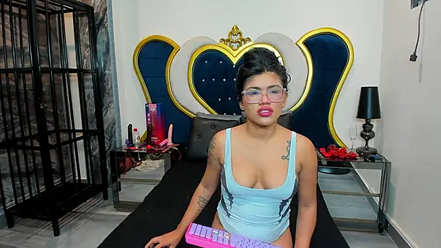 Snapshot of NovaMichel chatting on October 2025 11:22:02 AM NovaMichel online show from October 2025 11:22:02 AM