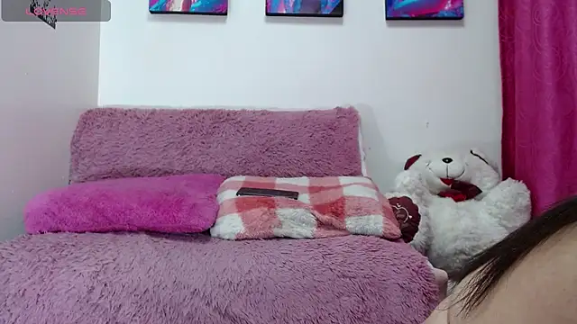 Snapshot of Mariam_Schubert chatting on March 2025 02:51:02 PM Mariam Schubert online show from March 2025 02:51:02 PM