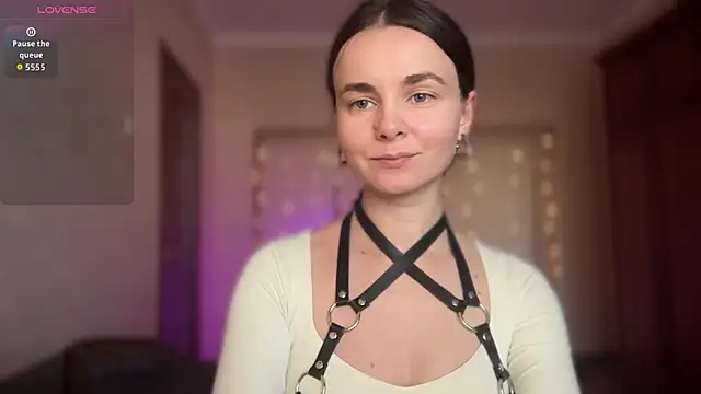 lanaloulou online show from September 2025 01:46:01 PM