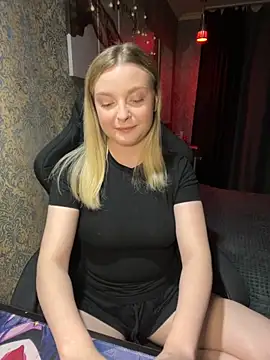 Snapshot of Lina_ly chatting on October 2025 09:13:01 PM Lina ly online show from October 2025 09:13:01 PM